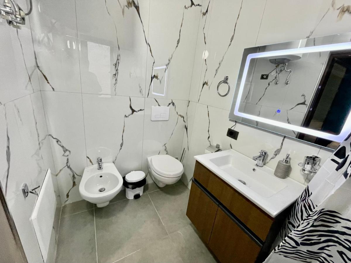Keon Superb Studio Apartament ติรานา ภายนอก รูปภาพ