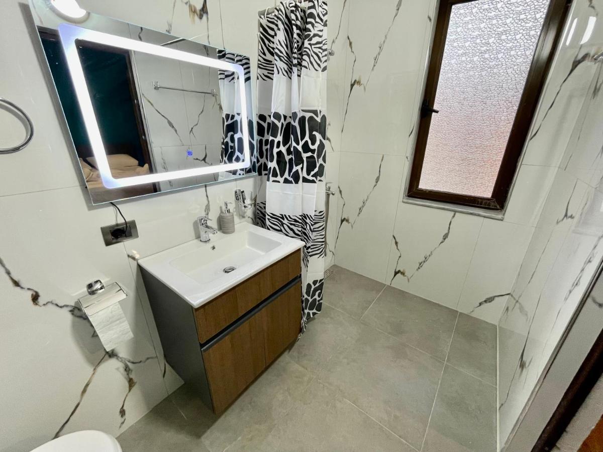 Keon Superb Studio Apartament ติรานา ภายนอก รูปภาพ